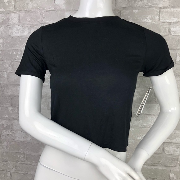 NWT Design Lab Crop Tee - Picture 1 of 6